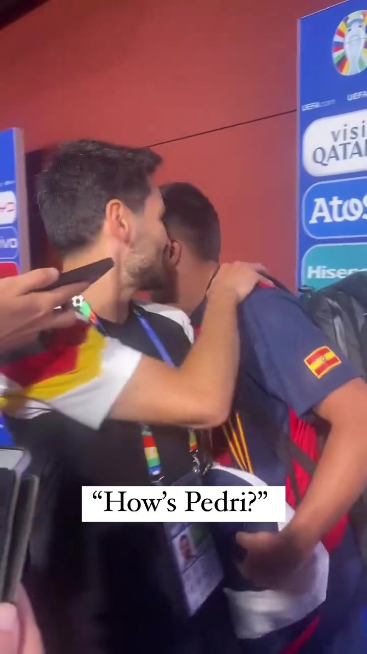 赛后采访时，京多安向费兰询问佩德里的伤势